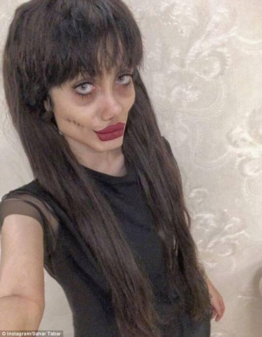整容50次变僵尸版安吉丽娜·朱莉? 少女否认(图)