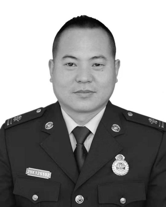 应急管理部批准马小龙为烈士:救火中保护队友牺