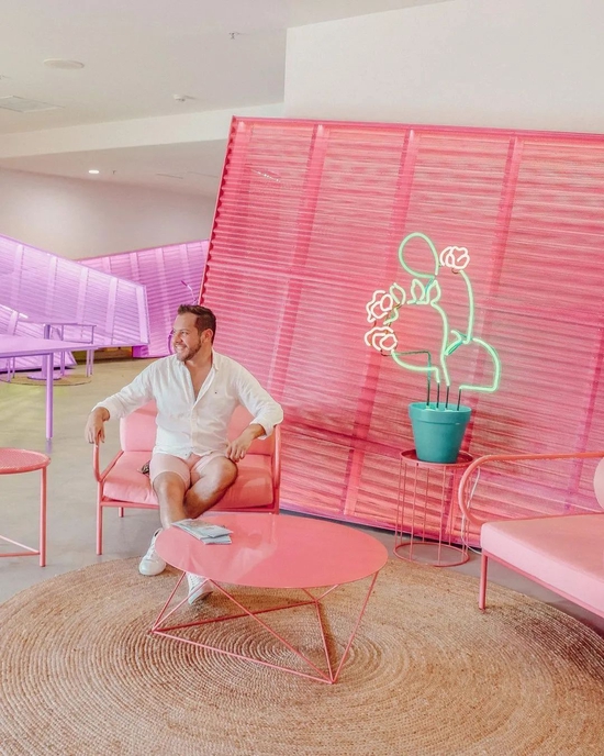 有多少男生悄悄喜欢粉红色而不敢说出来?休闲区蓝鸢梦想 - Www.slyday.coM 有多少男生悄悄喜欢粉红色而不敢说出来?休闲区蓝鸢梦想 - Www.slyday.coM