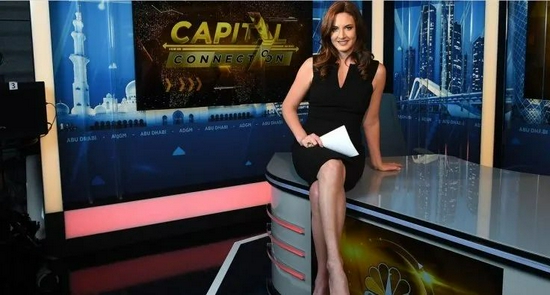 在新闻类节目中,甘布勒经常露腿