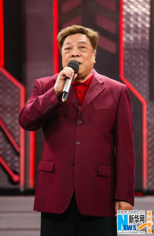 2018年2月，赵忠祥现身《天天向上》 献唱《再回首》忆春晚。