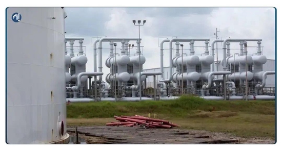 ▲ 美国能源部位于得克萨斯州弗里波特的储油罐及原油管道设备