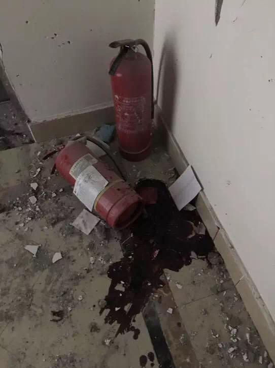 一家三口楼道捡到不明物品拆解时爆炸 物主被拘留