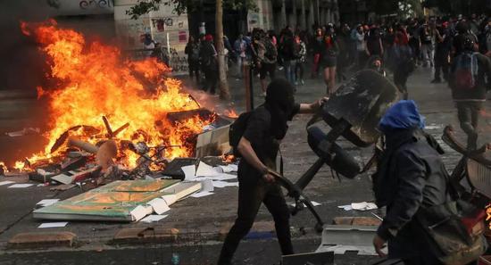 智利骚乱（图源：路透社）