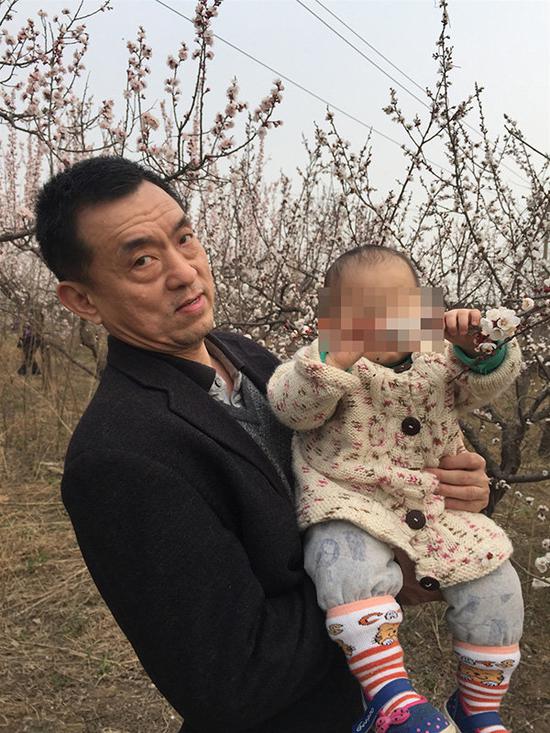 河南省政府應急辦副主任冀學遭妻子舉報婚外生女并長期家暴。