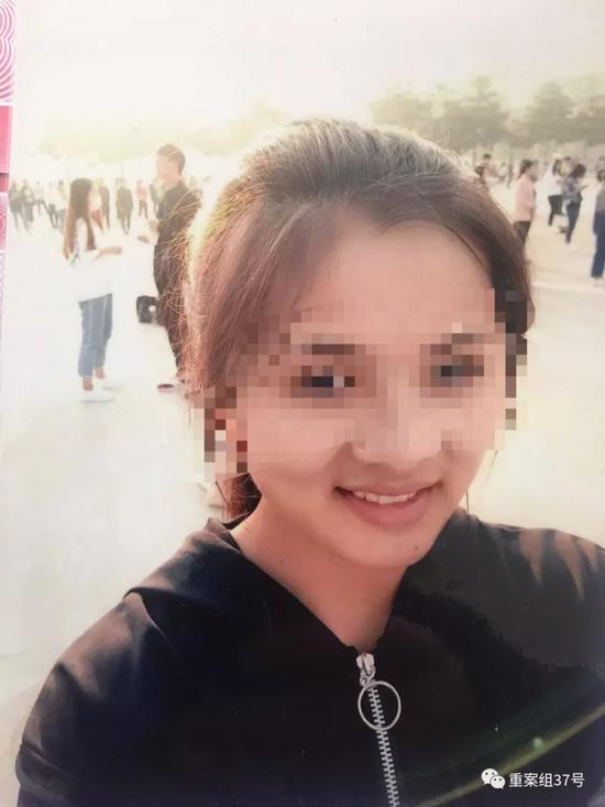 大一女生被性侵后坠楼又遭碾轧 尸体仍未下葬 ▲罗贝贝生前照片。受访者供图