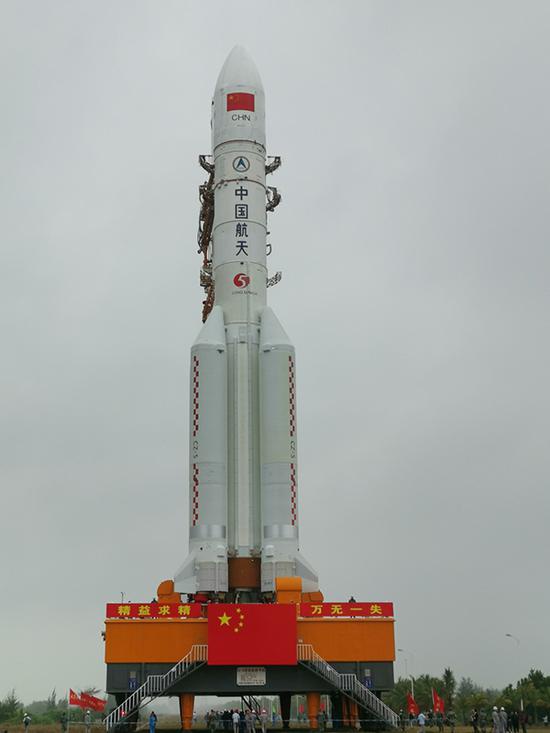 长征五号肩负着开展载人航天空间站建设、月球采样返回、火星探测等众项壮大航天工程义务