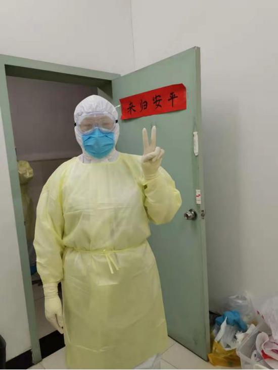 武汉前线有位“德云女孩”？孟鹤堂坐不住了