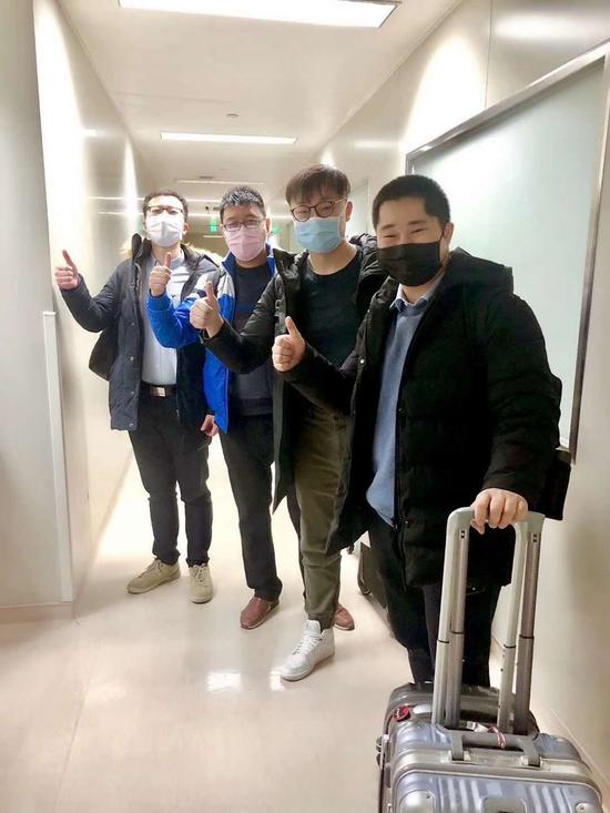 “落日余晖医生”，还珍藏了另一张照片