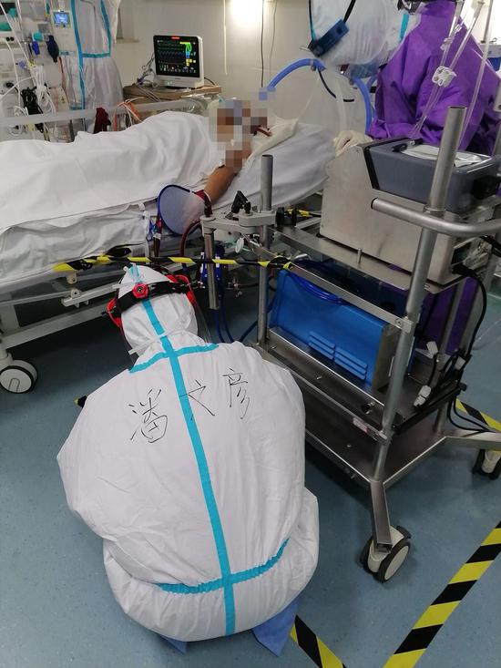 “落日余晖医生”，还珍藏了另一张照片