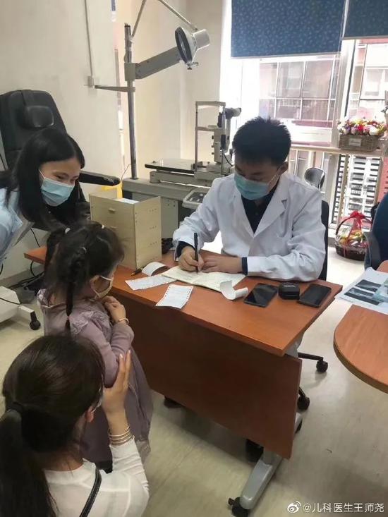 被患者砍伤114天后陶勇恢复出诊 他还说了一个小