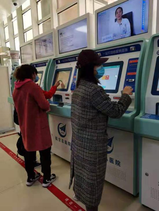 比人工还麻烦！状况频出的自助设备到底为谁服