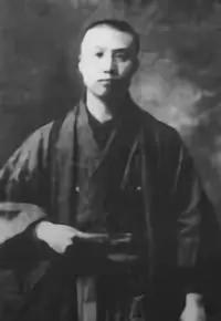 1914年2月李大钊在东京留影