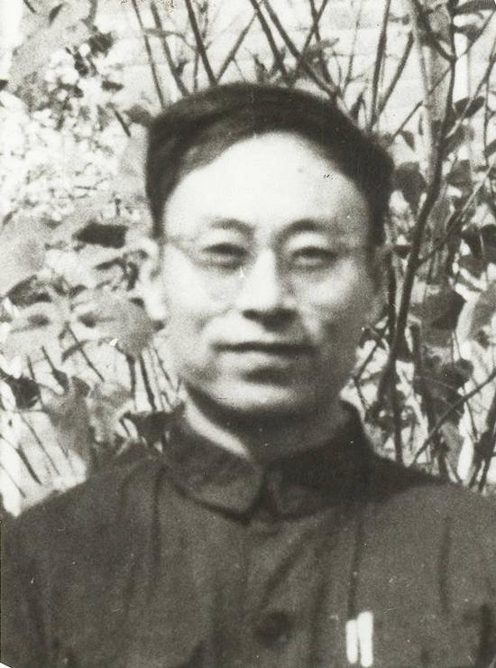 20世纪60年代初参预氢弹原理钻研时的于敏