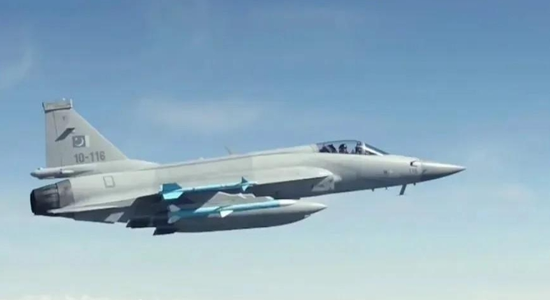 除了殲-10CE,「梟龍」戰機最新型號也亮相央視 - 新浪香港
