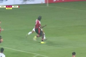 赢了!曼联3-1逆转中国香港 17岁奥比-马丁替补双响霍伊伦失良机