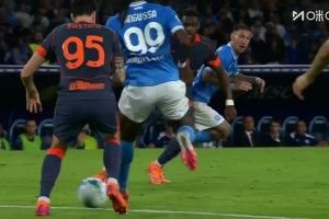 登顶！那不勒斯3-1终结国米4连胜 迪洛伦佐争议造点丁丁点射+伤退