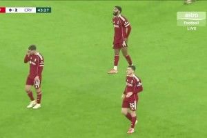 近7场6负！利物浦大轮换0-3水晶宫联赛杯出局 萨尔双响