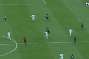 友谊赛-十人法国2-1巴西 姆巴佩破门埃基蒂克建功于帕梅卡诺直红