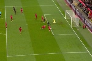 进四强！巴黎2-0总分4-0淘汰利物浦 登贝莱双响埃基蒂克疑似重伤