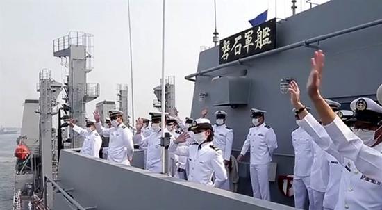 台海军“敦睦舰队”磐石舰日前爆发新冠肺炎群聚感染。(图片取自台媒)