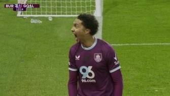 英超3连平！曼联2-2伯恩利 舍什科双响海文乌龙 弗莱彻无缘开门红