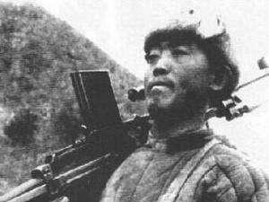 (图为志愿军战斗英雄关崇贵)