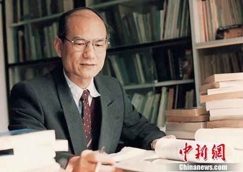 中国科学院院士、中国工程院院士刘永坦。哈工大供图