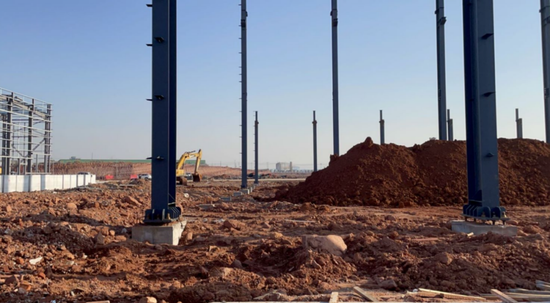 宁德时代在宜丰工业园的在建工厂。摄影：刘丁 郑可书