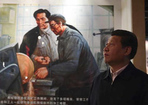 2014年3月17日，习近平重访河南省兰考县，参观焦裕禄同志纪念馆。