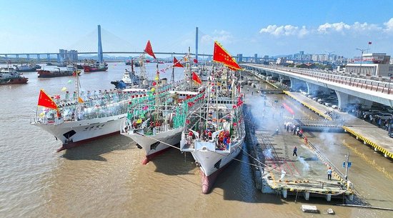 中国渔船“军事集结”东海？多方驳斥外媒谎言