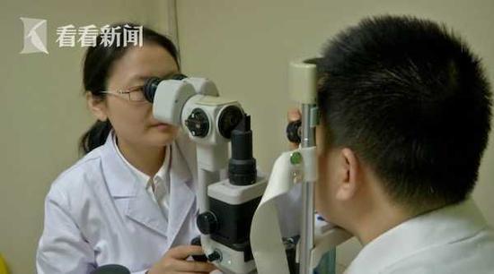 男子天天吃外賣可樂當水喝 雙眼出問題險失明(圖)|外賣
