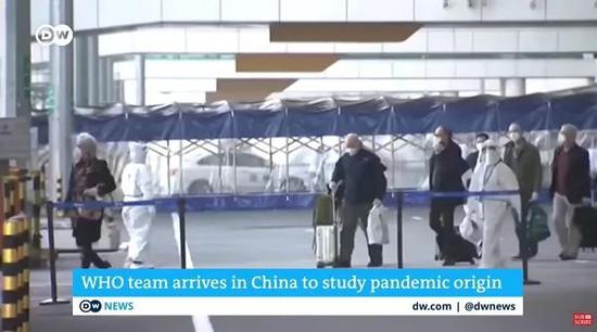 世卫组织专家抵达武汉调查新冠病毒起源 图片来源:视频截图
