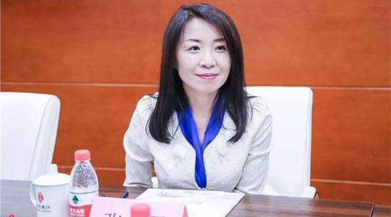 张雱,1989年出生,刘强东助理她被外界关注,源于2016年京东旗下52家
