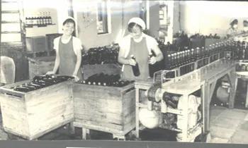 这个穷小子打了38年酱油 “打”成中国顶级富豪