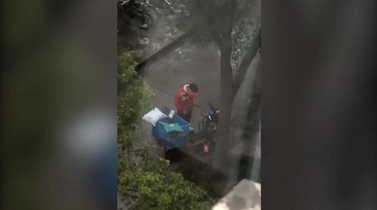 网络谣言事件:盘点2018十大反转新闻事件:网络谣言集中 网友拍摄的视频截图