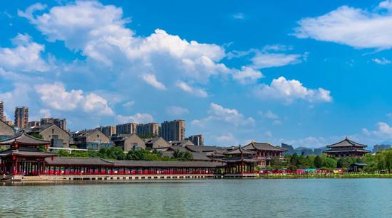 111亿元！1474万人次！