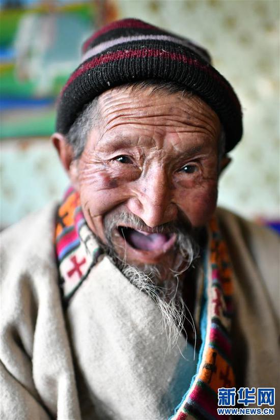 99岁的巴珠老人（3月20日摄）。新华社记者 李鑫 摄