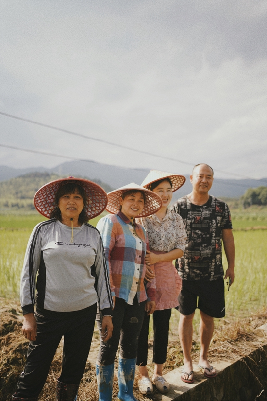 沈丹和村民（央广网发 受访者供图）