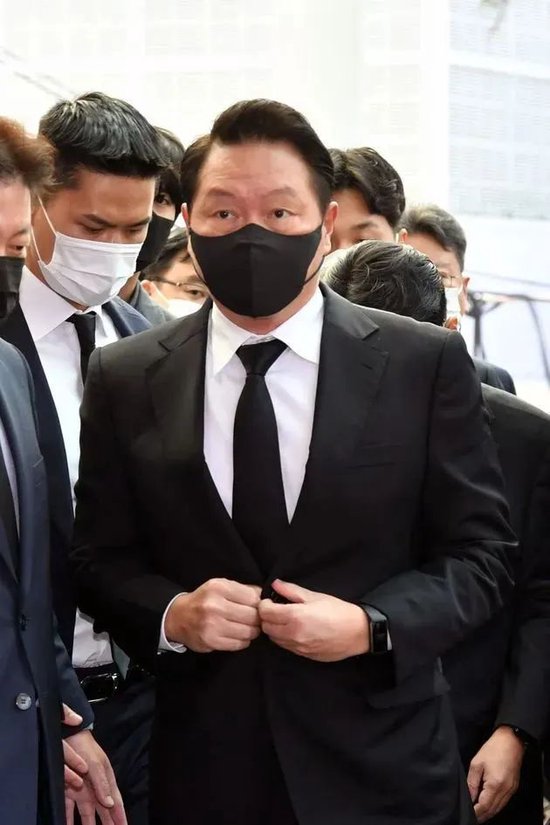 抖音上线付费聊天装扮商城，对标QQ首次试水社交商业化