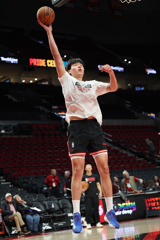 开拓者媒体人：应给杨瀚森机会&让他多打打低位 或能解决进攻问题