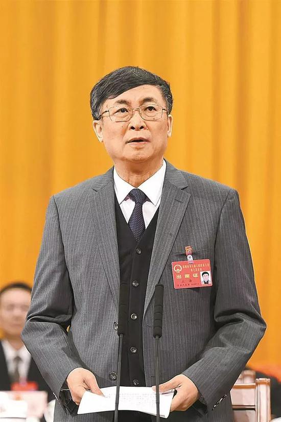 丘海简历:丘海卸任副部级岗位 曾主导查办“20亿村官” 丘海资料图