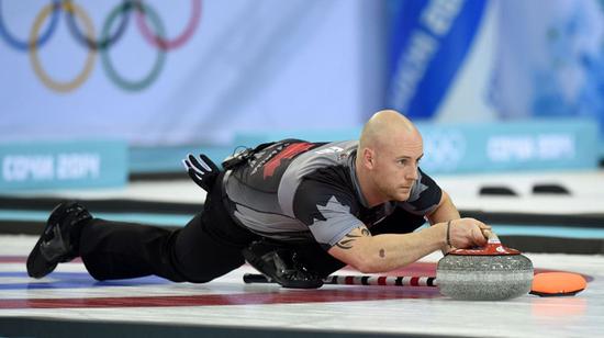2014年索契冬奥会男子冰壶金牌争夺战中，瑞恩·弗莱代表加拿大参赛