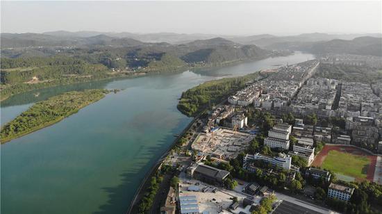 这是6月14日拍摄的四川省阆中市清晨景色(无人机照片).