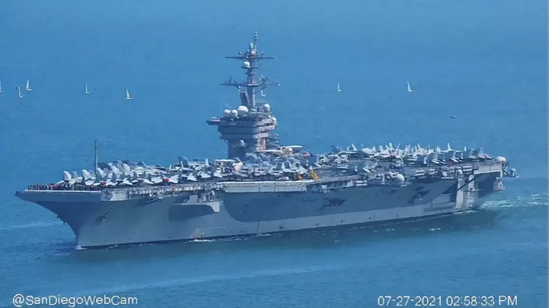 　美国“卡尔·文森”号航母在圣迭戈海域出现，前往亚太