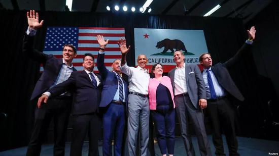 ▲2018年9月8日，美国前总统奥巴马在加利福尼亚州参加民主党候选人的政治集会。