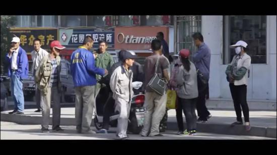 ▷白银市的短工市场胜利街,高承勇曾在这里趴活