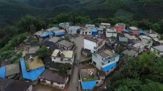 因为多了一个漏评户 县长被逼当场落泪