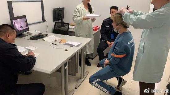 周立波崔永元:圈
