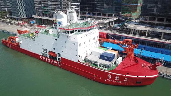 2019年10月15日在深圳蛇口太子湾游轮母港码头拍摄的即将启航的“雪龙2”号（无人机拍摄）。新华社记者毛思倩摄
